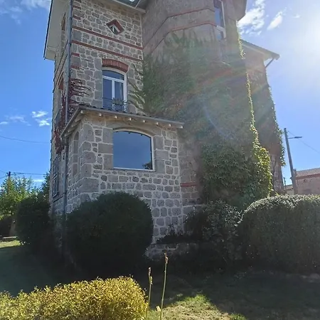 Pierres Et Souvenirs Πανσιόν 4*