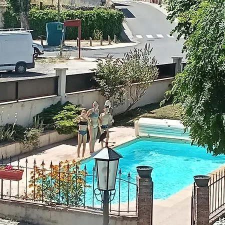 Πανσιόν Pierres Et Souvenirs